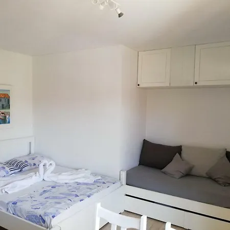 Jela Sibenik